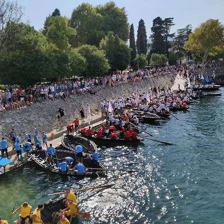 With With 5 In Peracko Blato Holiday home *