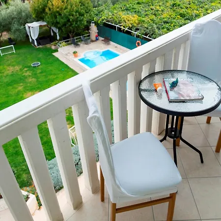 With With 5 In Peracko Blato Ploce (Dubrovnik-Neretva)