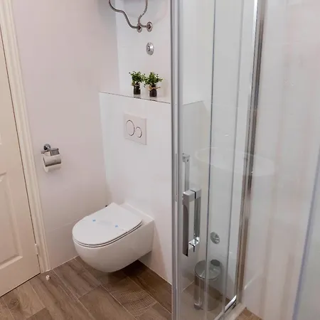 With With 5 In Peracko Blato