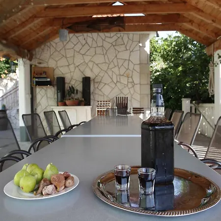 With With 5 In Peracko Blato Ploce (Dubrovnik-Neretva)