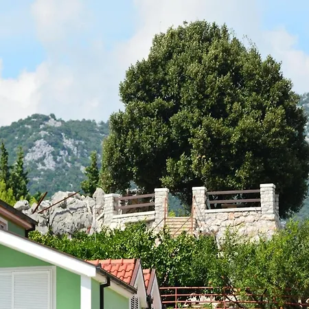 Holiday home With With 5 In Peracko Blato *