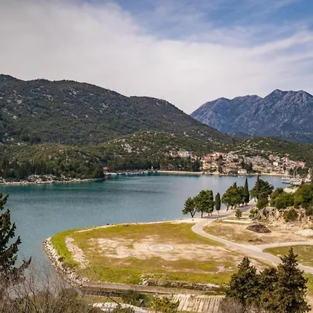With With 5 In Peracko Blato * Ploce (Dubrovnik-Neretva)